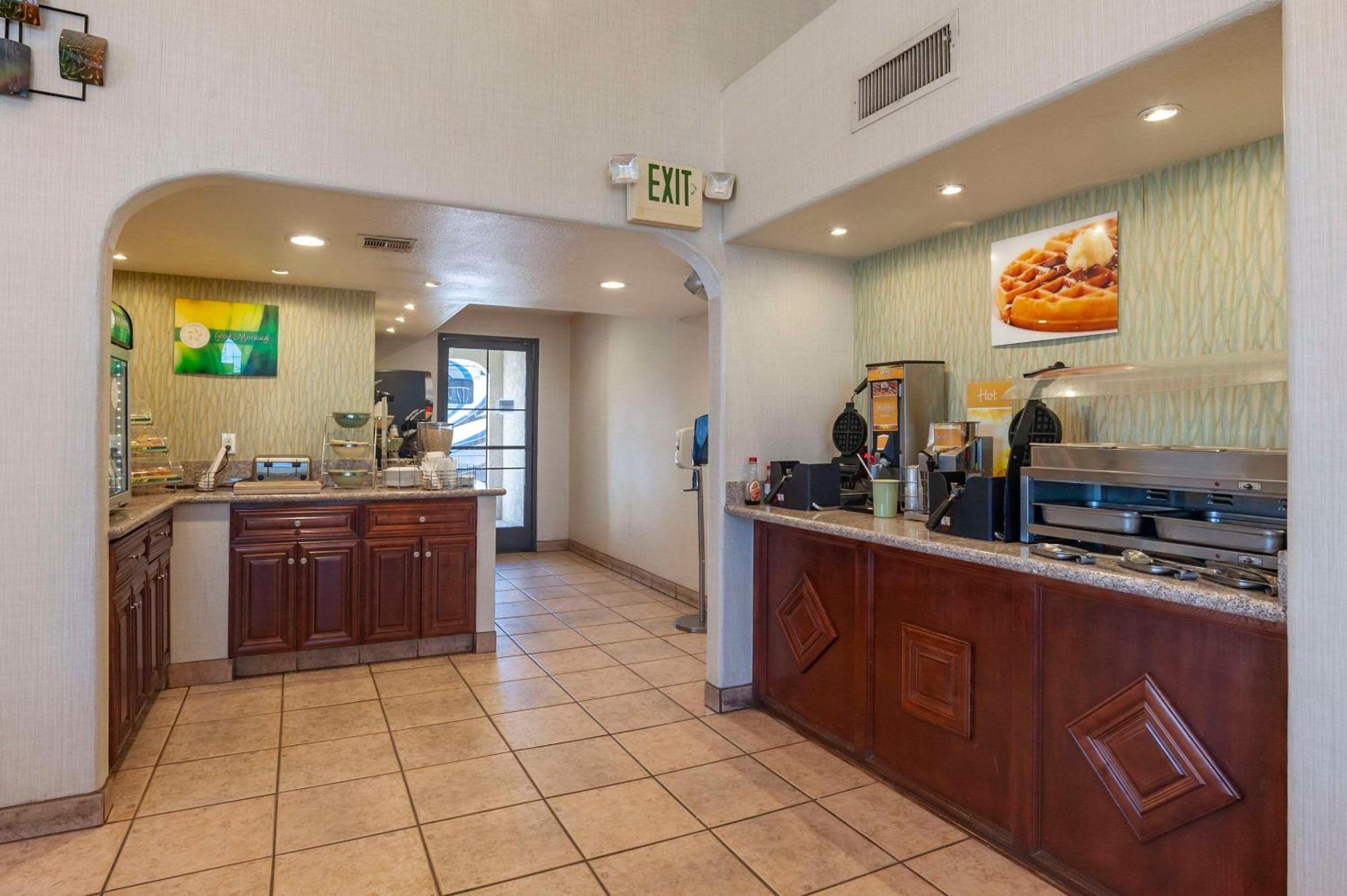 Quality Inn Blythe I-10 Exterior photo